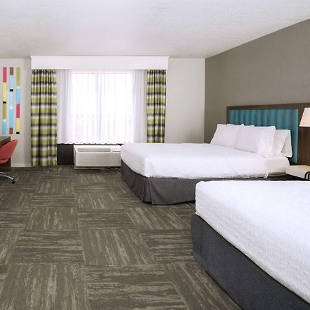 Hampton Inn Hays-North Of I-70 Exterior photo