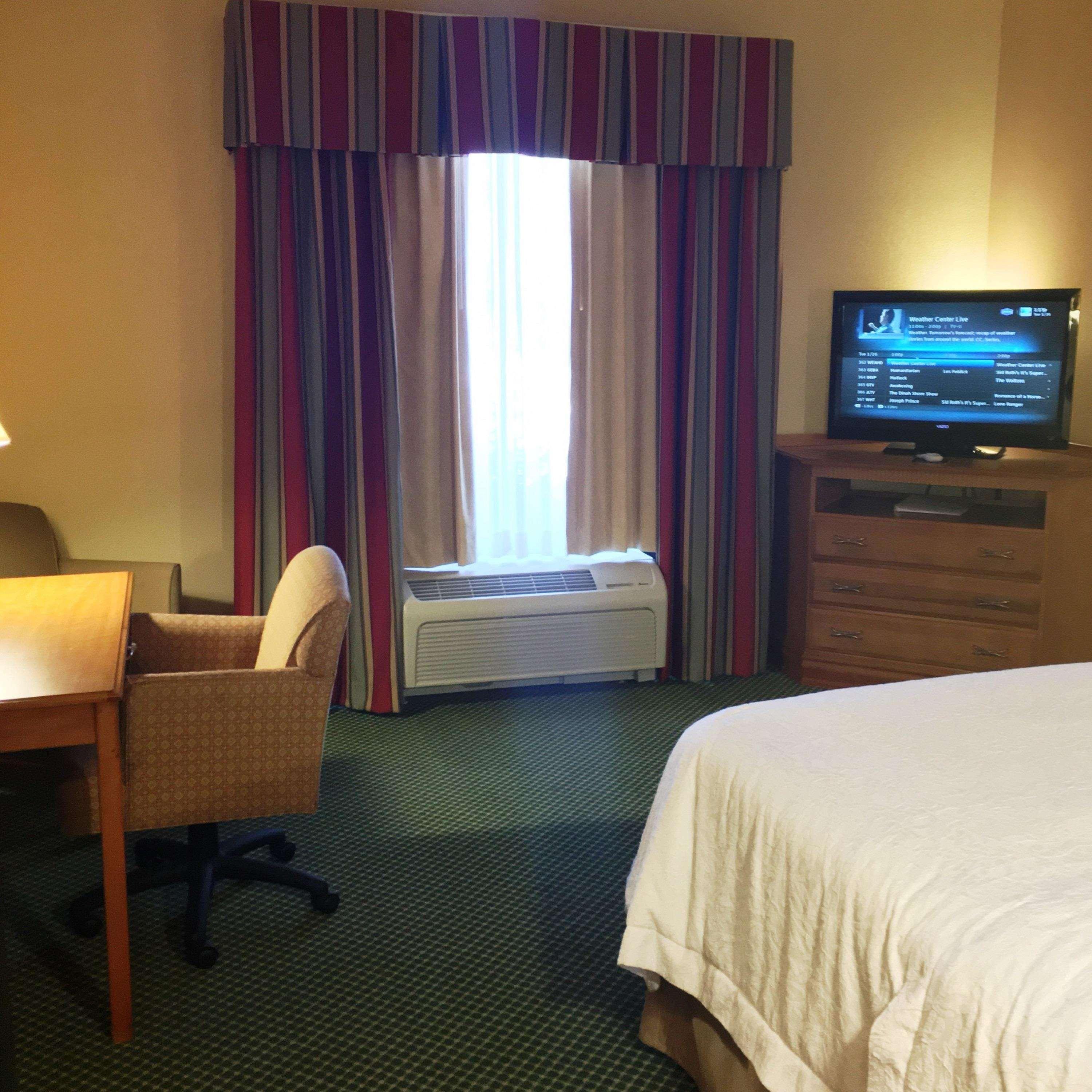 Hampton Inn Hays-North Of I-70 Exterior photo